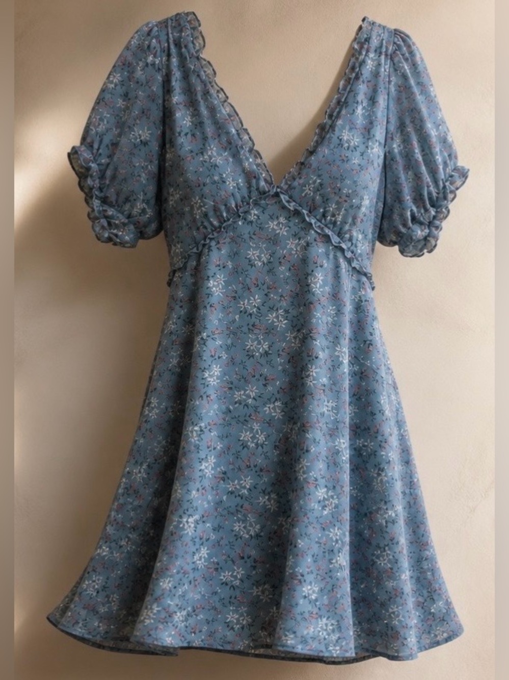 Justify Light Blue Floral V-Neck Puff Sleeve Midi Dress